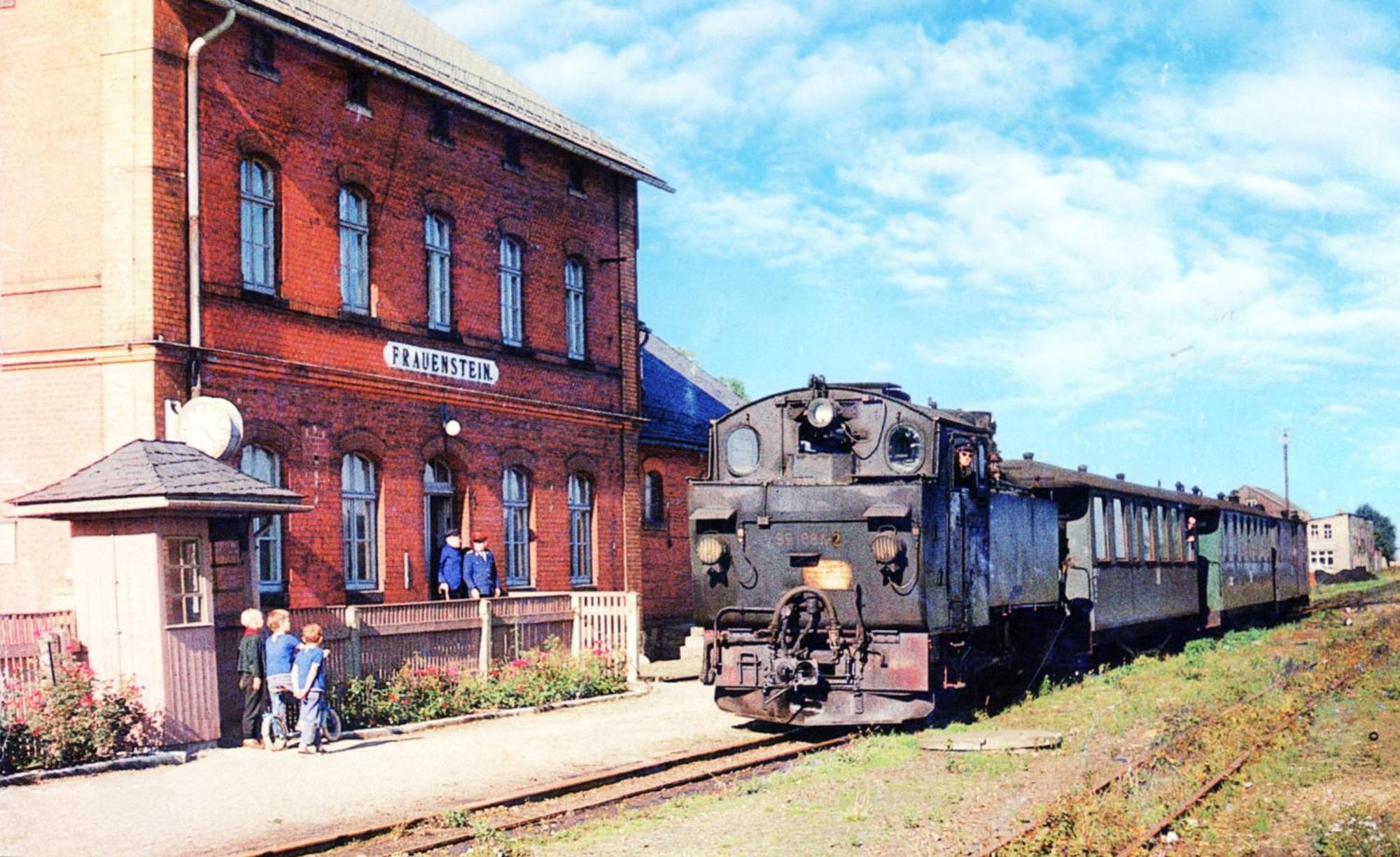Bahnhof Frauenstein Wartehalle Exterior photo